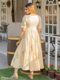 Peach embroidered sari skirt with flared bottom and side pockets