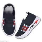 Mesh knitted unisex shoes with velcro closures, suitable for kids