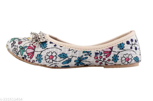 Textile and PVC embroidery work Jutti for girls, stylish, comfortable, slip-on design, Clorigs, kids shoe, size 2.5-3 years (foot length 14.5in), India origin