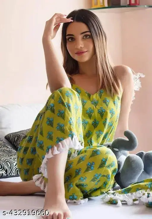 Rayon printed classy night suit for women, short-sleeved shirt and pyjama set with a vibrant pattern, size M (38IN bust, 23IN top length, 30IN waist, 38IN bottom length), made in India