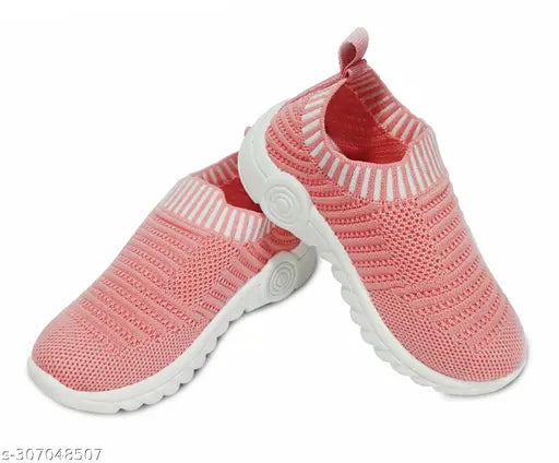 Pink kids casual running shoes, breathable mesh upper with elastic panels, lightweight sole, adjustable velcro straps, 1 to 5 years