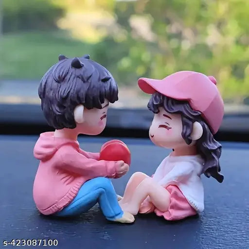 Resin love heart kissing couple car decor for dashboard, small, Indian-made home garden decor