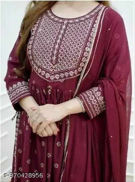 Maroon Chanderi Silk Three-Quarter Sleeve Dibbi, zari woven with intricate patterns, Indian fashion accessory on mannequin