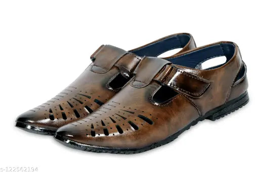 Brown trendy floaters sandals with ankle strap for boys, outdoor footwear