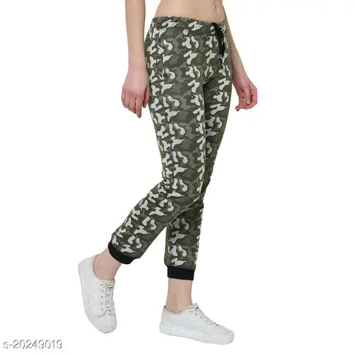 Women's straight fit camo print pants
