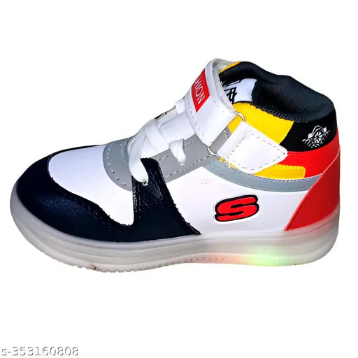 Fashionable kids light up casual shoes with black and white design, LED light feature