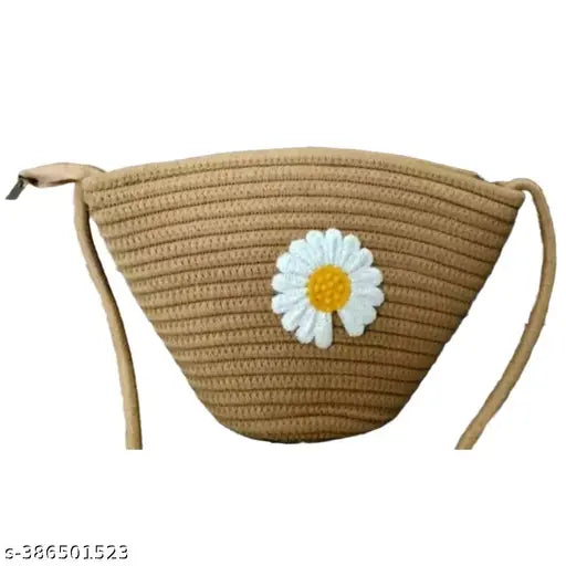 Brown jute shoulder bag with daisy decoration