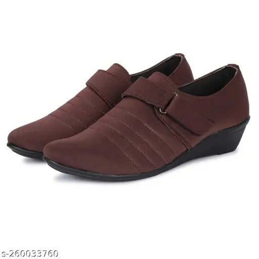 Synthetic brown ballerinas by FASHIMO - elegant, durable, and comfortable women's footwear