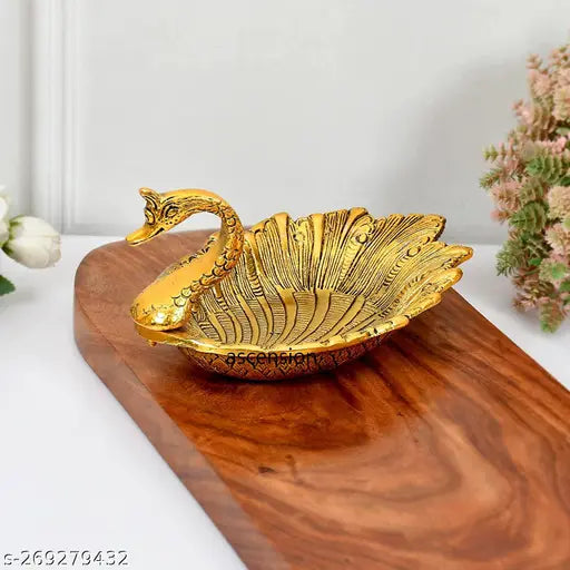 Metal duck tray for serving dry fruits, office decor, or gift item. Handcrafted artifact from India, size: L-B-H-18.5x11x9 cm, net quantity 1