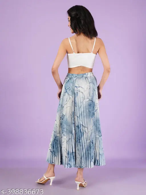 Sky blue long printed skirt, sleeveless crop top, women's fashionable outfit