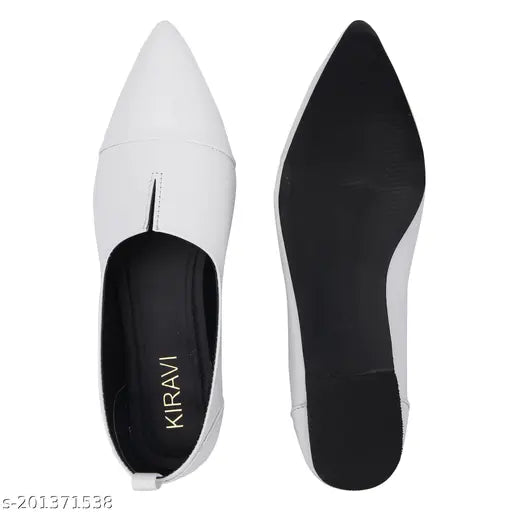 White synthetic flat bellies by KIRAVI, perfect for western outfits. Slip-on design with solid pattern. Ideal size options: IND-2, IND-3, IND-4, IND-5, IND-6, originating from India