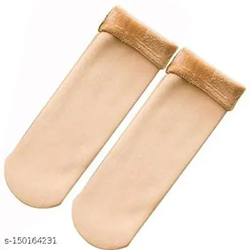 Free size red wool combo for women and girls: velvet socks, woolen gloves, woolen beanie