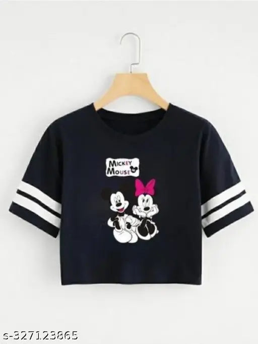 Cotton blend crop top with Mickey Mouse print, vibrant and retro for trendy women and girls