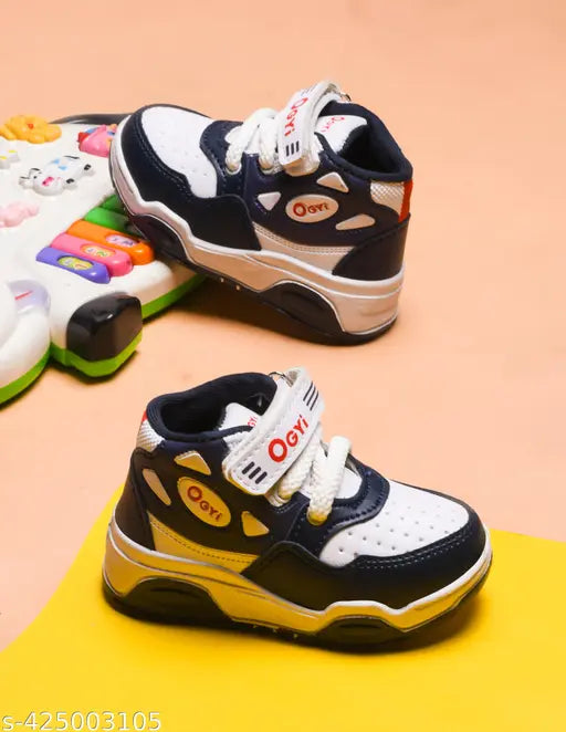 Boys' sports white sneakers with black laces, suitable for outdoor activities and daily wear