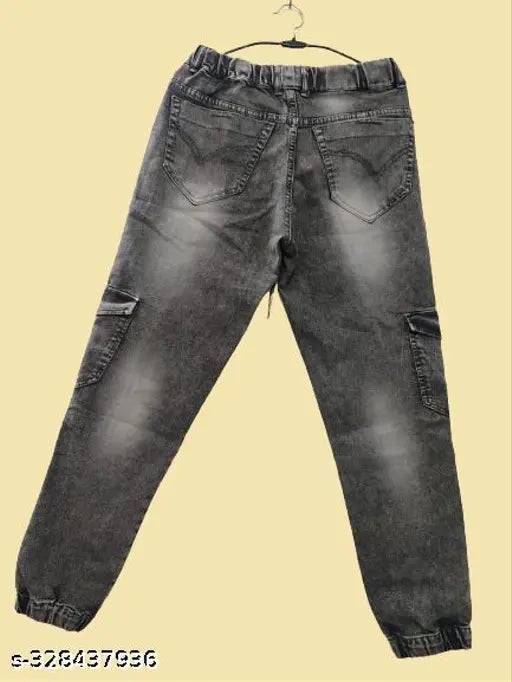 Grey pocketed men's casual jeans with a straight cut