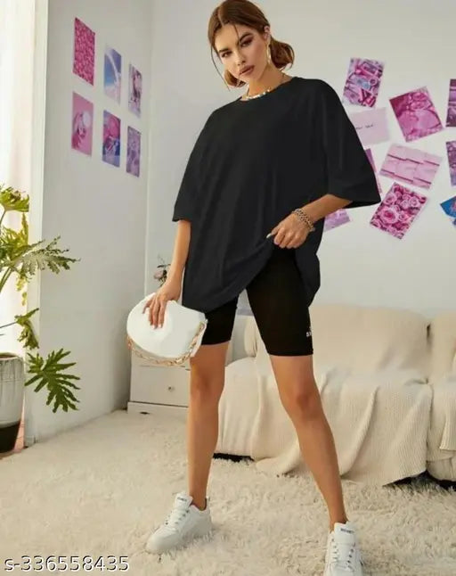 Women's oversized, thin, half-sleeve gym T-shirt. Black, thin and soft fabric