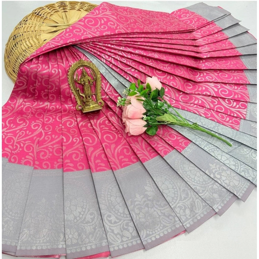 Soft silk Mejentha saree with unstitched blouse, intricate 3D embossed pattern on display