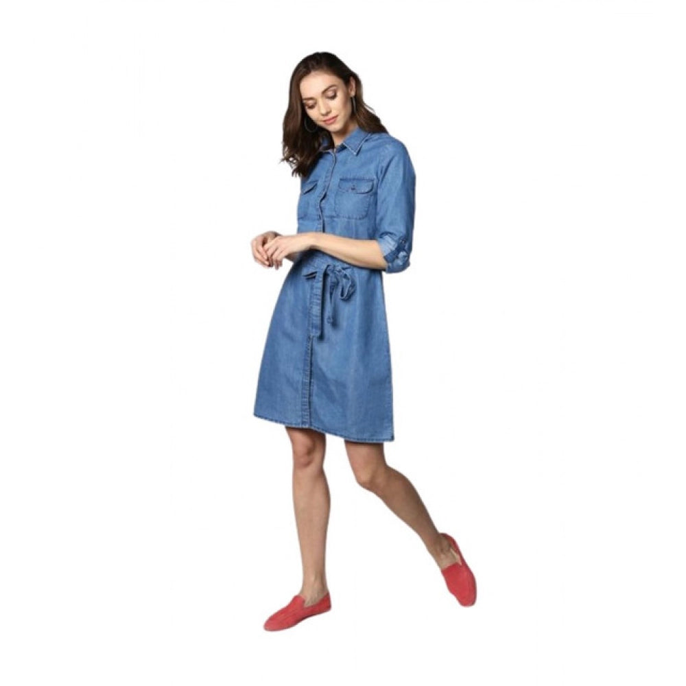 Blue denim solid roll-up sleeve dress with shirt collar neck, knee length, button closure