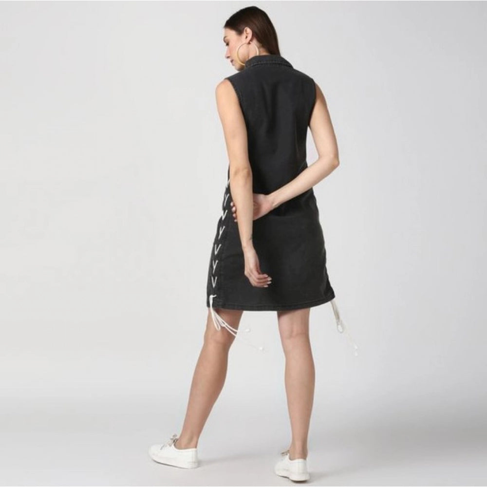 Black denim solid sleeveless dress, women's shirt collar neck style with button closure above knee length