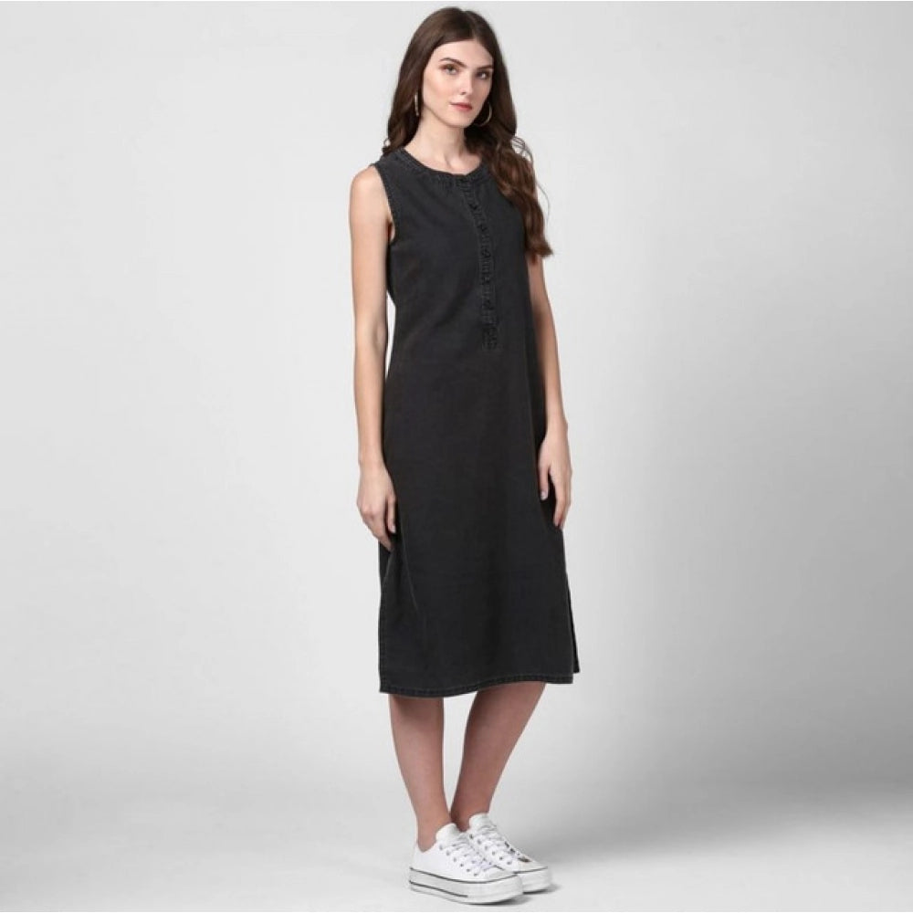 Black denim sleeveless dress with round neckline and button closure