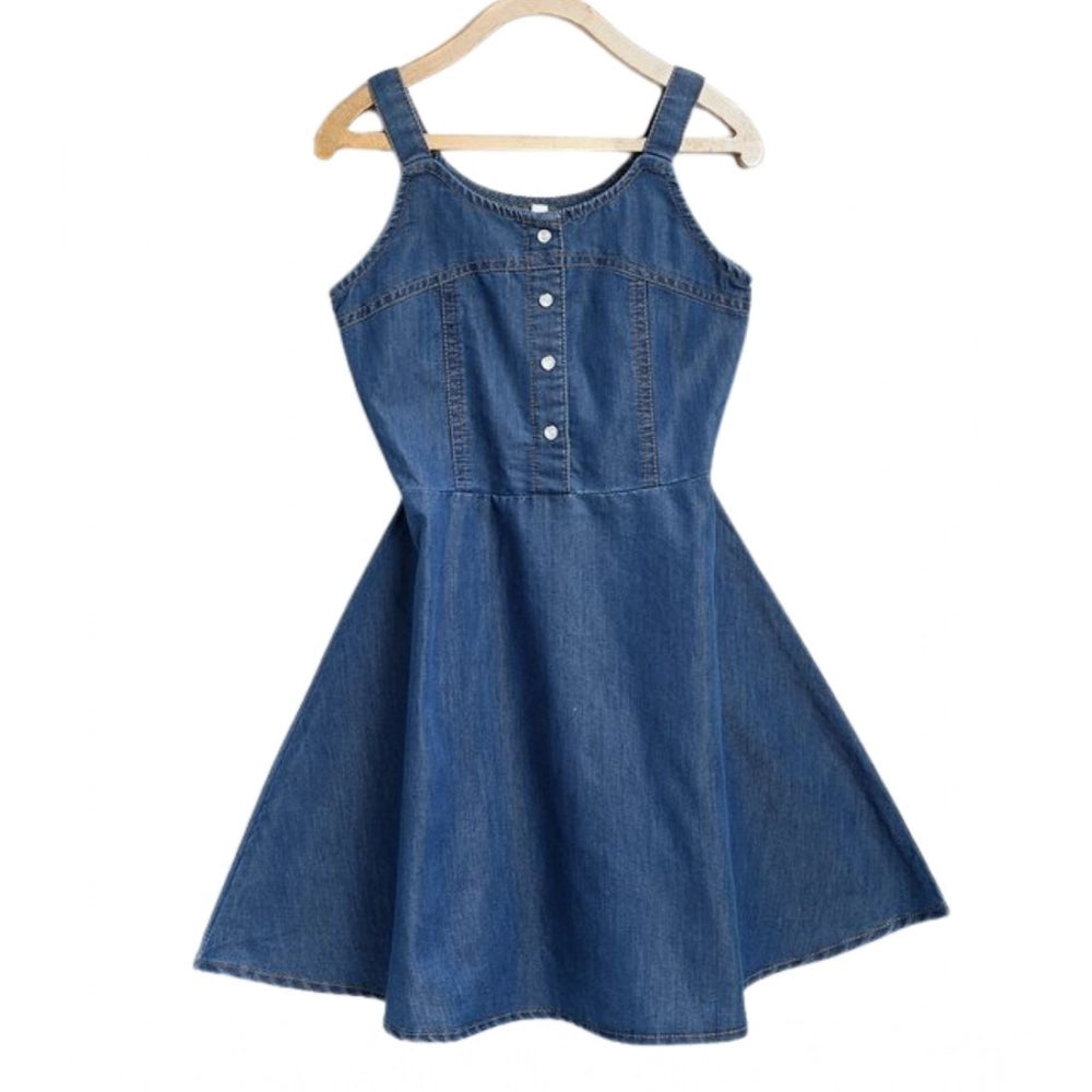 Blue denim printed short sleeve dress with straps for girls - casual denim fashion with round neck and button closure