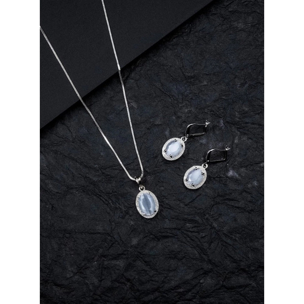 Grey brass silver-plated women's pendant set for jewelry collection, close-up view of intricate design