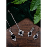 Blue brass silver-plated women's pendant set, elegant accessory on display, no contact with water or chemicals