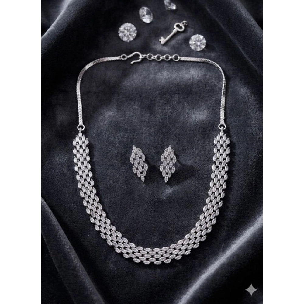 Silver-plated brass women's necklace set - timeless accessory for fashionable ladies