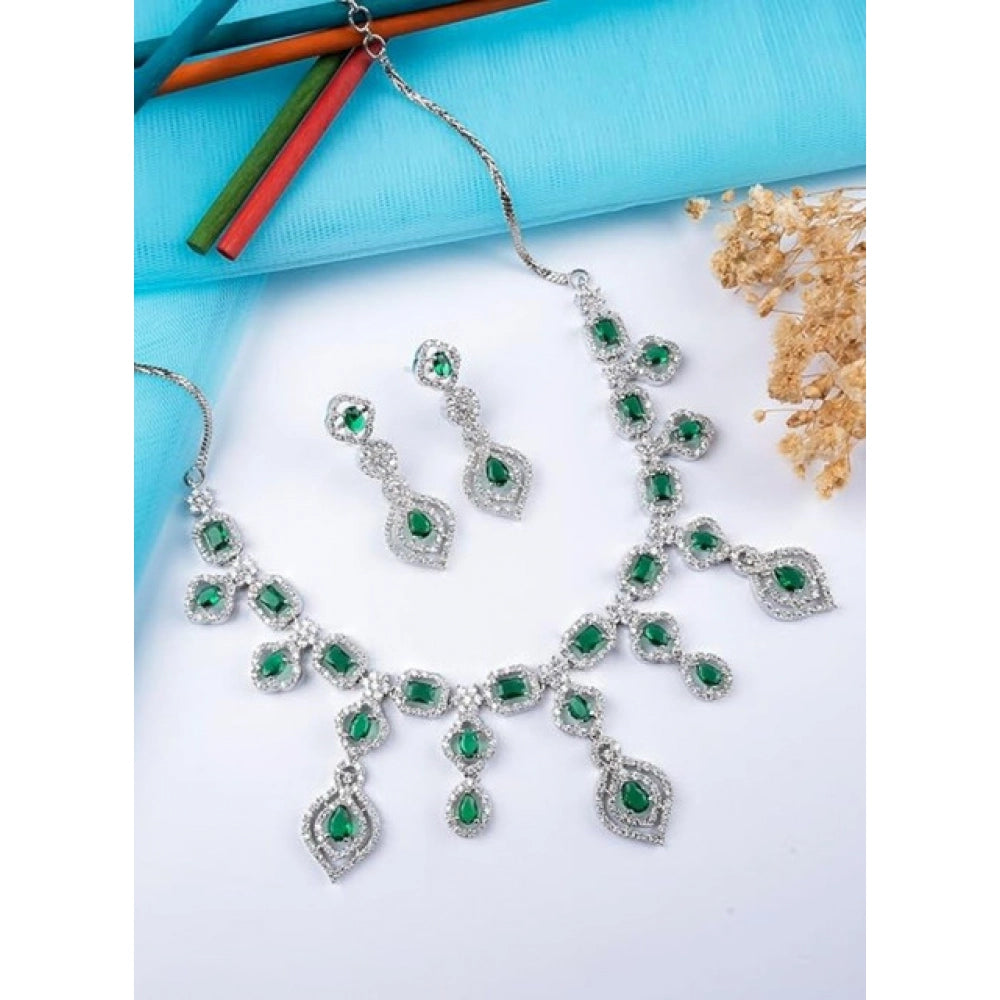 Green brass silver-plated women's necklace set, delicate and sparkling jewelry set on display stand