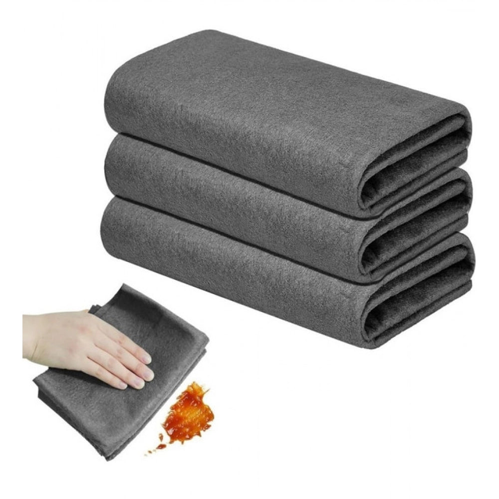 { "alt_text": "Black microfiber magic cleaning cloth pack of 5, streak-free household glass mirror window cleaner for car use" }