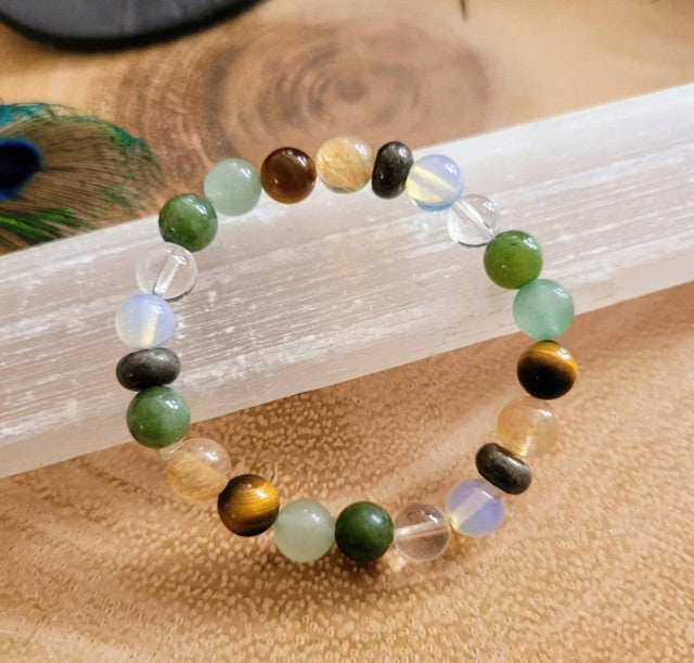 Multicolor crystal beaded bracelet for men and women, designed for everyday elegance and emotional balance