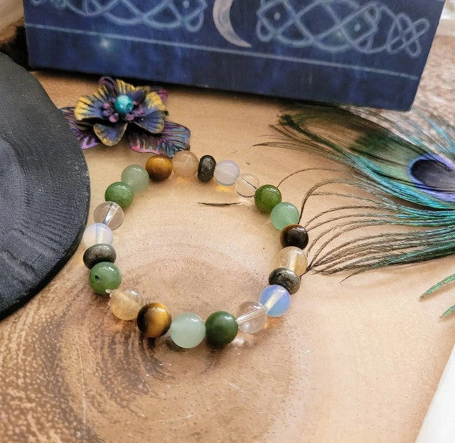 Multicolor crystal beaded bracelet for men and women, designed for everyday elegance and emotional balance