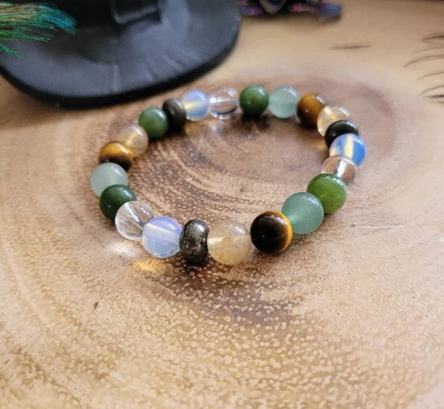 Multicolor crystal beaded bracelet for men and women, designed for everyday elegance and emotional balance
