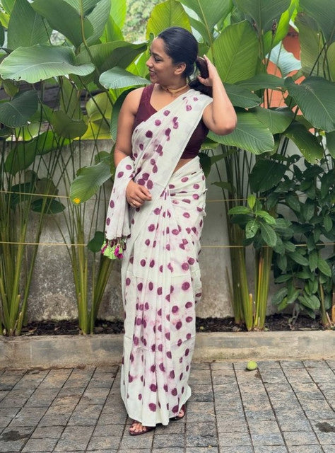 White-wine linen printed saree with unstitched blouse piece, 5.5 meters length
