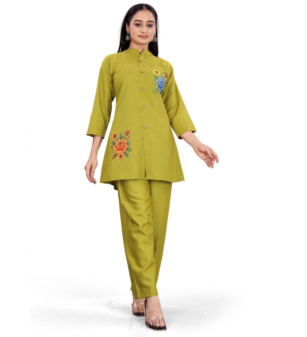 Women's Polycotton Floral Printed Mandarin Collar 3/4 Sleeve Kurti With Pant Co-ord Set (Olive Green)