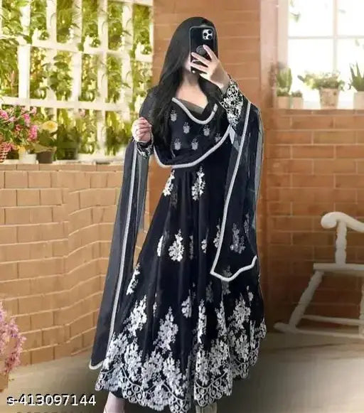 Embroidered Georgette Anarkali Gown with Dupatta, long-sleeved Indian bridal gown in various sizes (S-XXXL), handcrafted in India