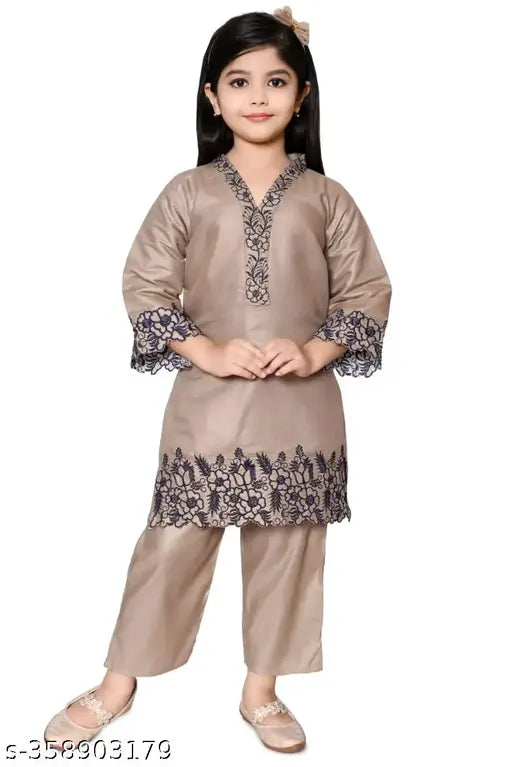 Comfy embroidered polycotton kurti for girls, three-quarter sleeve, Indian embroidered net pattern