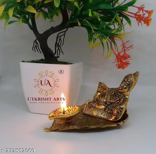 Metal Kuber statue with deepam oil lamp, 13cm x 6.5cm x 10cm, Indian religious idol for prosperity and wealth decor