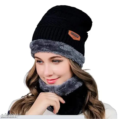 Fashion cap and scarf with grey border in black, winter wear
