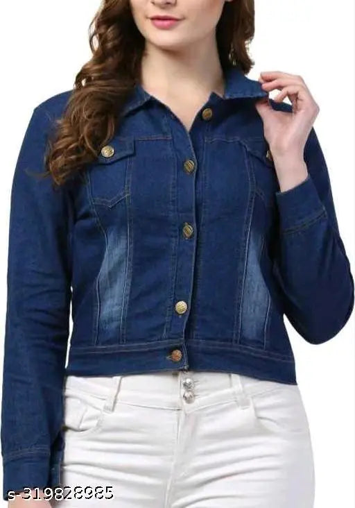 Denim jacket with snap fastening, two front pockets and long sleeves