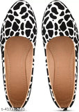 White slip-on flats with leopard print trim, elastic ankle cuffs