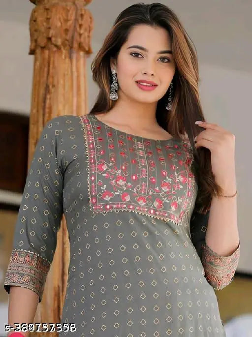 Printed rayon kurti set with dupatta and palazzos, three-quarter sleeves, Indian origin