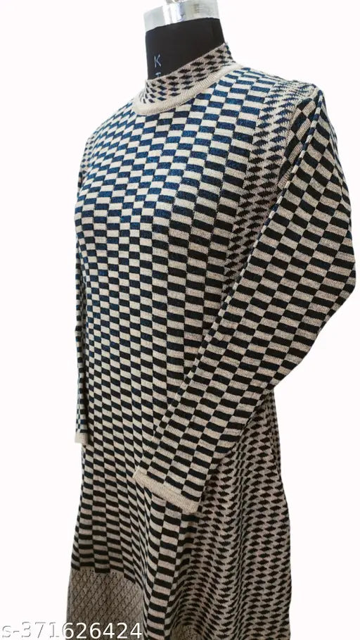 Woolen anarkali kurta with a checkered pattern, long sleeves, and a V-neck