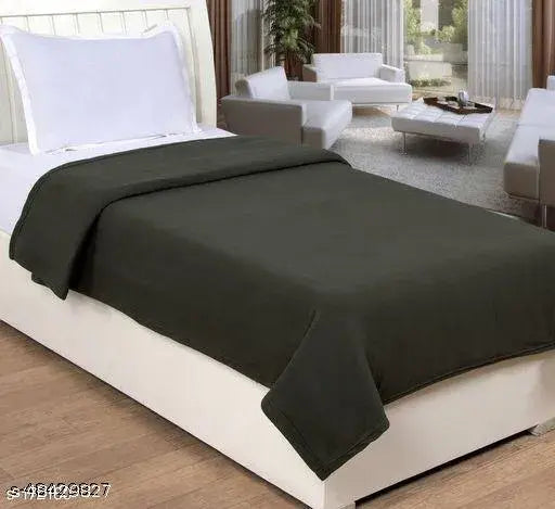 Black Polyester all-season polar fleece single bed blanket, thermal lightweight spread - ideal for adults. 56 x 92 inches (pack of 1)