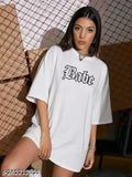 White t-shirt with oversized fit, 'BABE' written on front