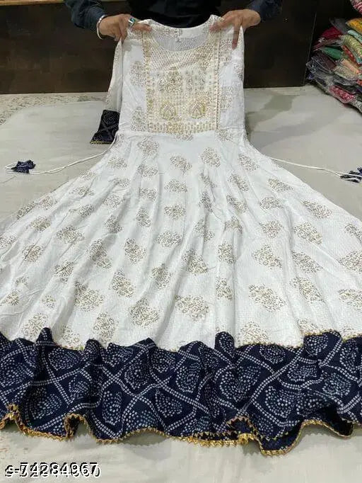 Blue and gold traditional Indian kameez with a pallu