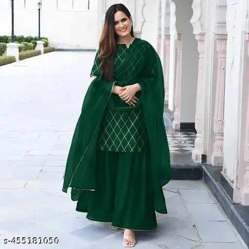 Green silk saree with pallu, worn by woman