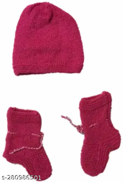 Handmade wool sweater set with cap, solid pattern, for 0-6 months baby boys and girls, Indian craftsmanship