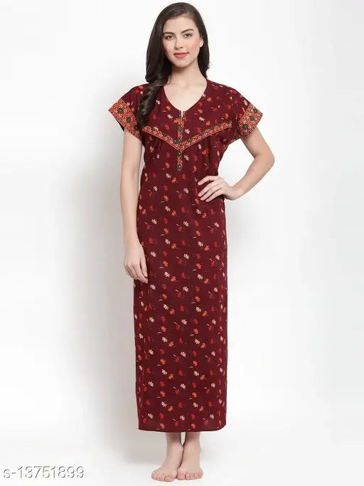 Red long dress with V-neck, fitted sleeves