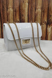 White leather slingbag with gold chain accents